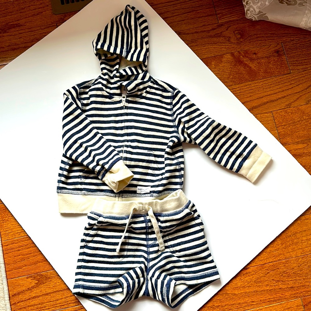 Gap sweatsuit